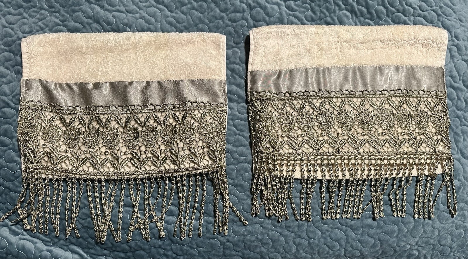 Croscill Decorative Towel Set With Matching Shower Curtain Please Read Discrip