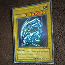 Konami Yu-Gi-Oh TCG Blue-Eyes White Dragon SDK-001 Ultra Rare EN 3000/2500