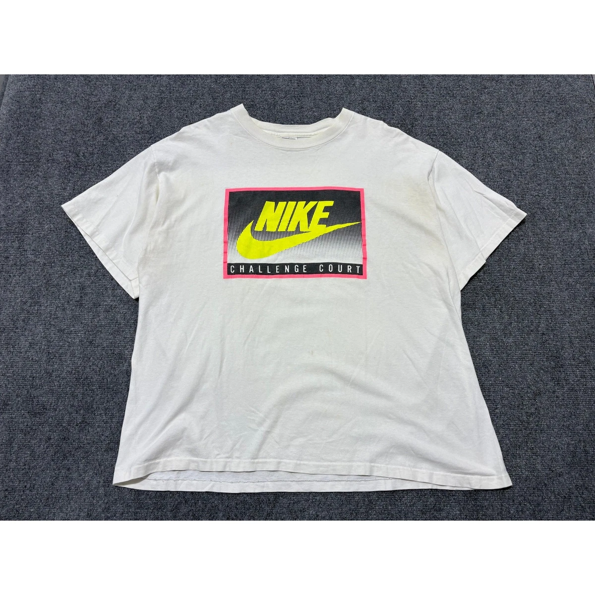 Preços baixos em Nike Tribunal de Desafio em Camisetas Vintage