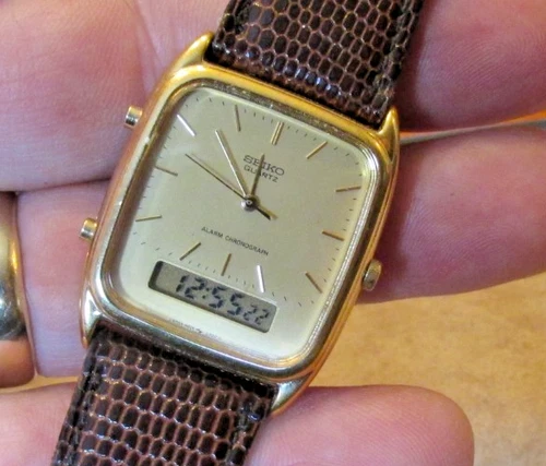 VINTAGE Seiko H601-5380 R  No. 30139 quartz alarm chronograph very good cond