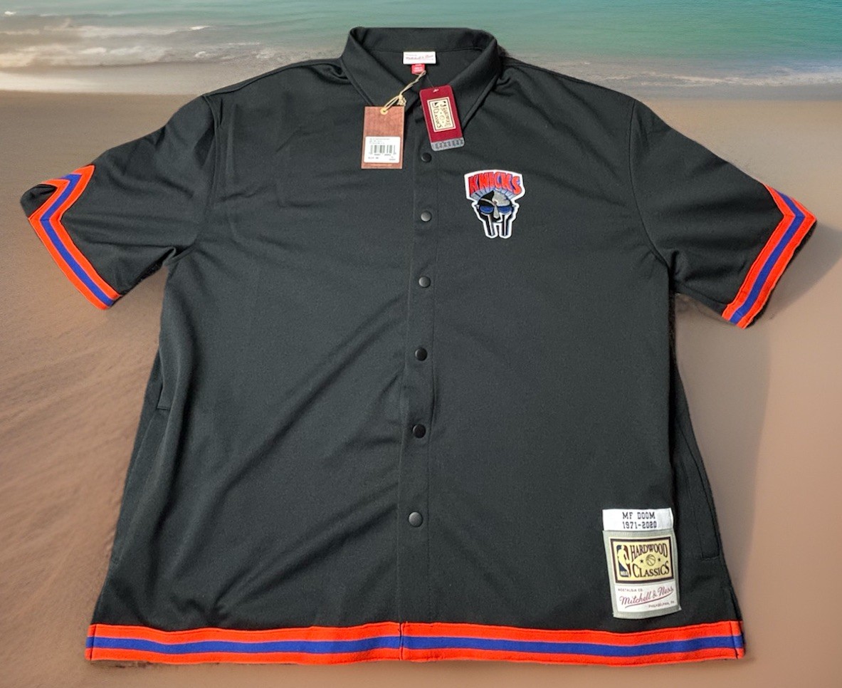 MITCHELL & NESS x MF DOOM NEW YORK KNICKS XL AUTHENTIC WARMUP