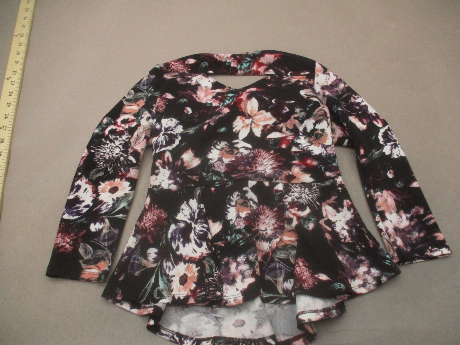 MATERIAL GIRL Size XS Womens Floral 3/4 Sleeve Cutout Stretch Peplum Blouse 344