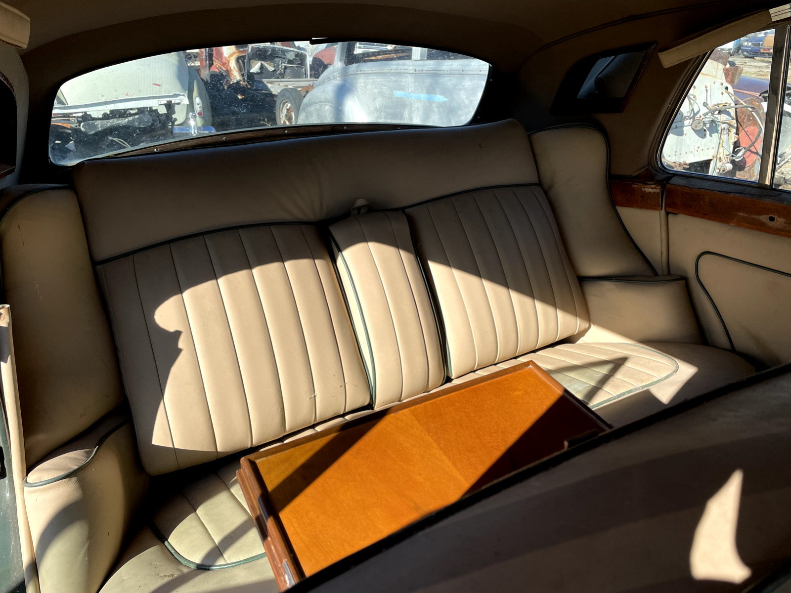 ROLLS ROYCE CLOUD PHANTOM V PLINTH.  THE WORLDS LARGEST USED BENTLEY INVENTORY