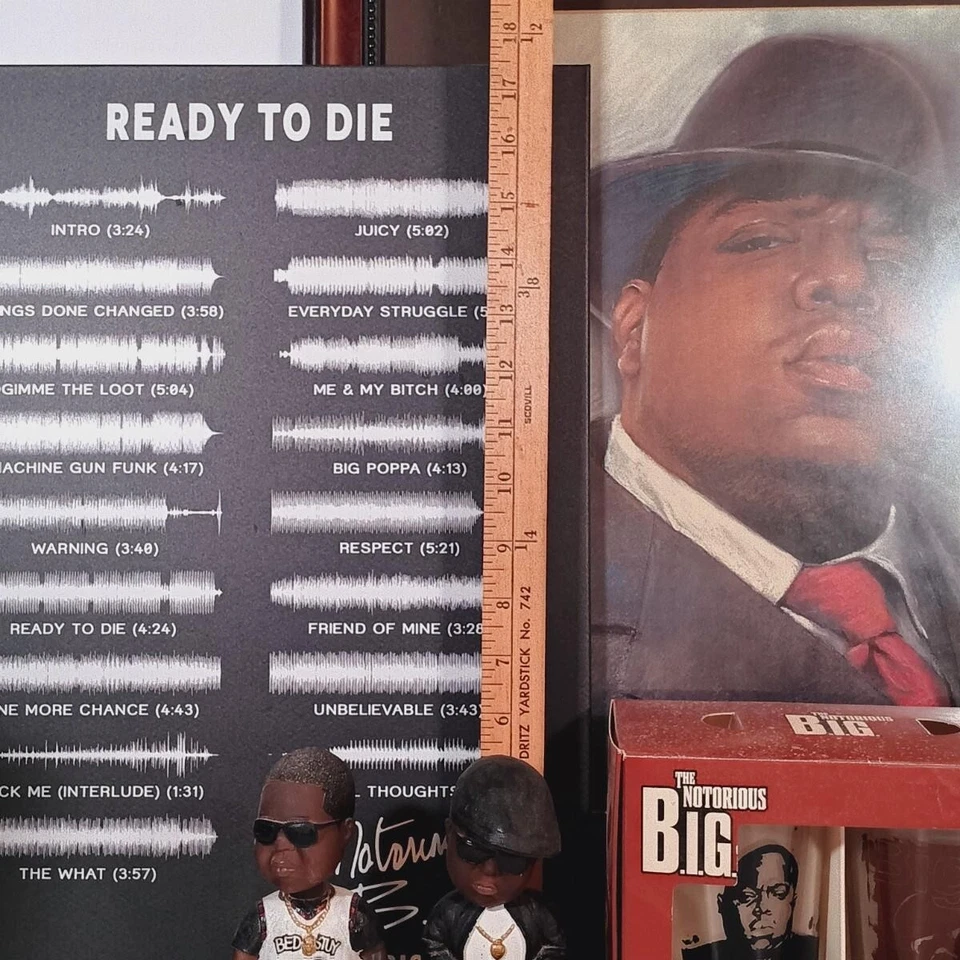 The Notorious B.I.G. Chalk Art, Bobble Heads, Glasses & Metal Sign - Image 2 of 4