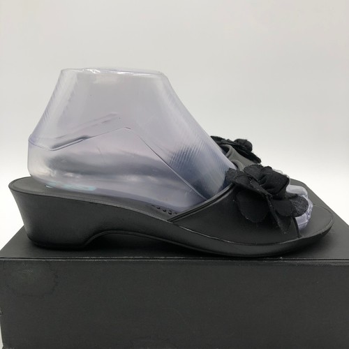 OKAbee Sandals Women's Size Medium 7-8 Black Slip on with flower - Picture 6 of 10