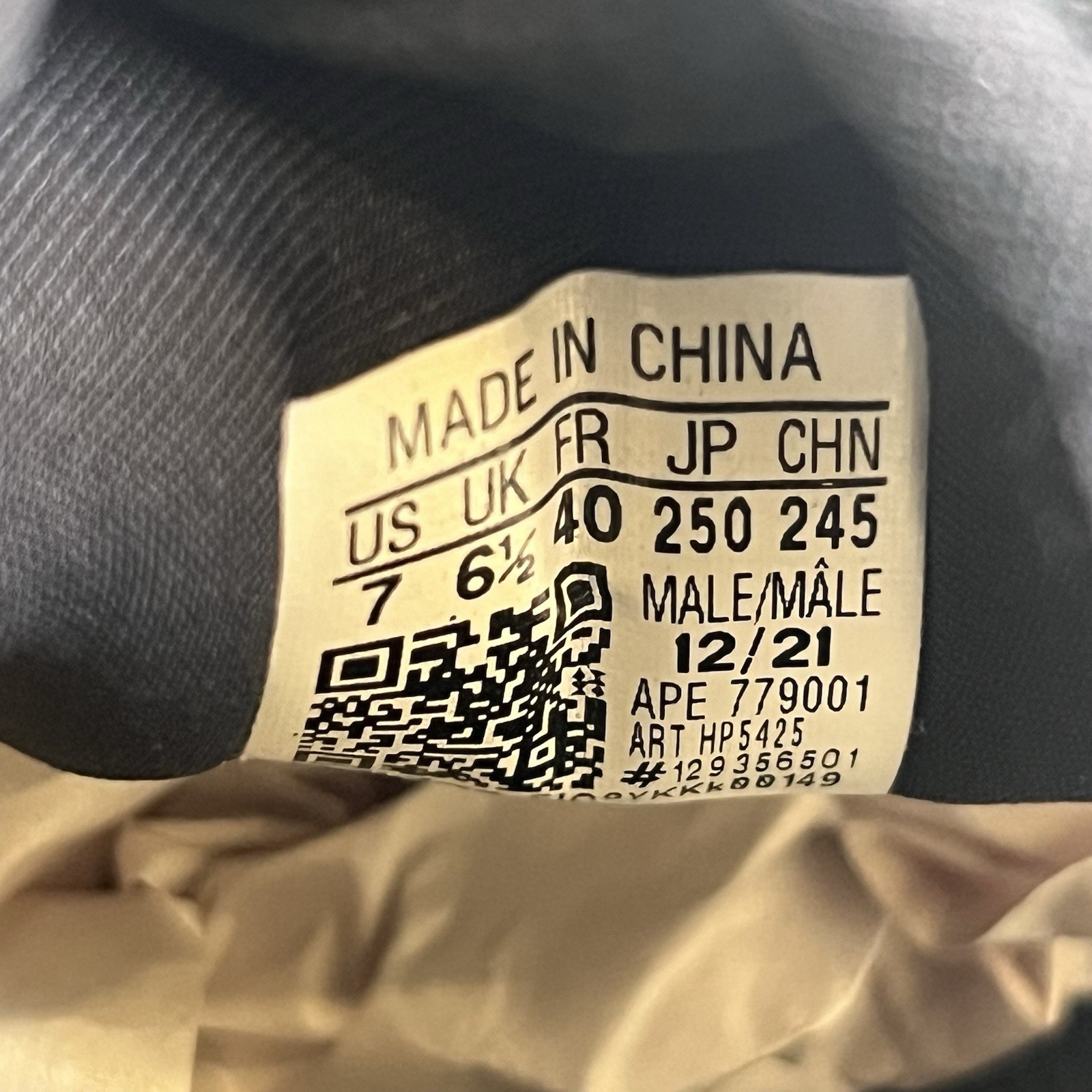 Size 7 - Adidas Yeezy 700 V3 Mono Safflower thumbnail 7