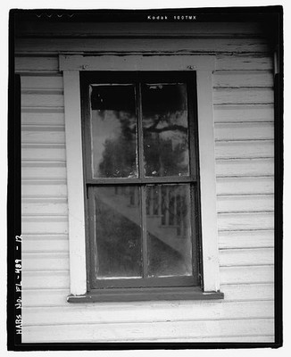 Photo:Tampa FL 2004 2210 N Thirty-first Street House Window Exterior View