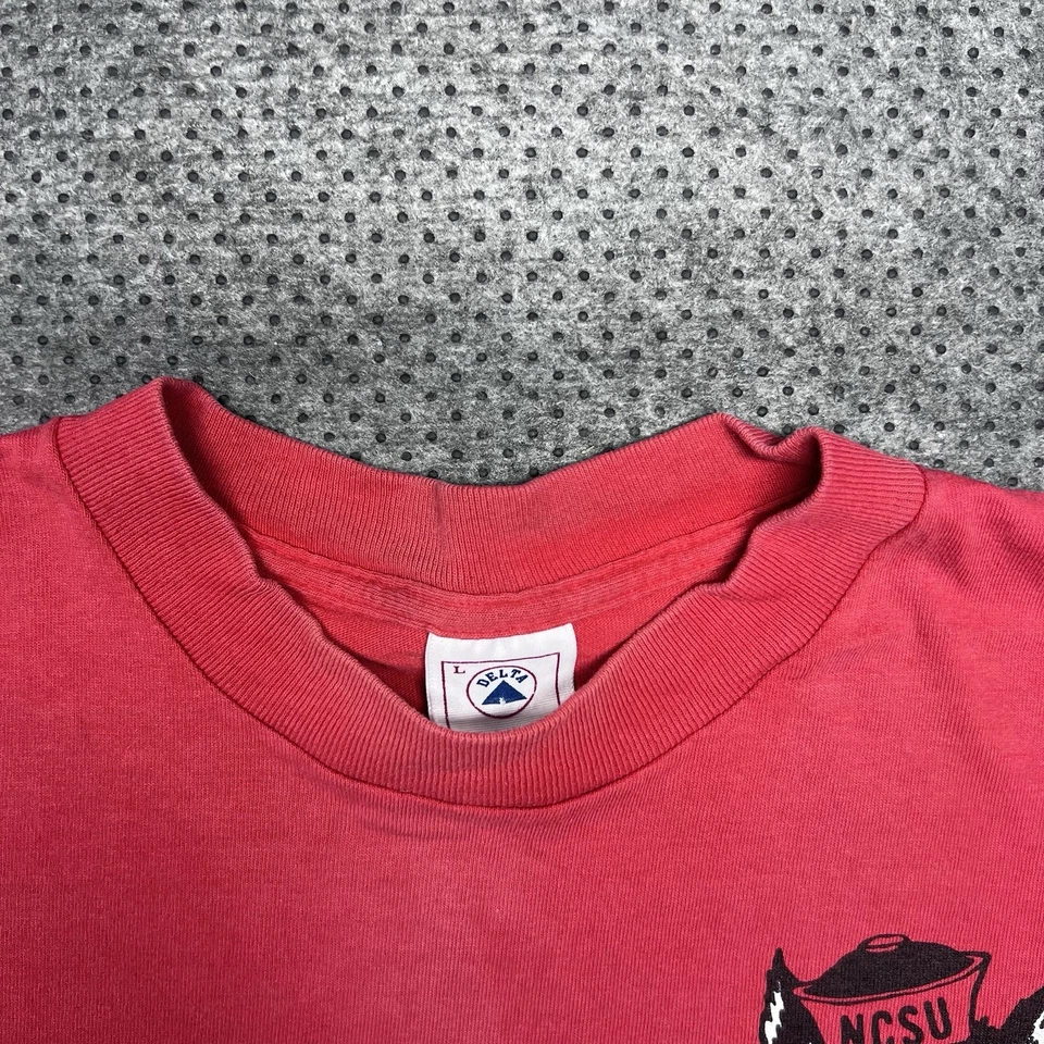 Camiseta Wolfpack Vintage Años 90 Universidad de Carolina del Norte Estado Grande Para Hombre’s Roja  Foto 2 de 4