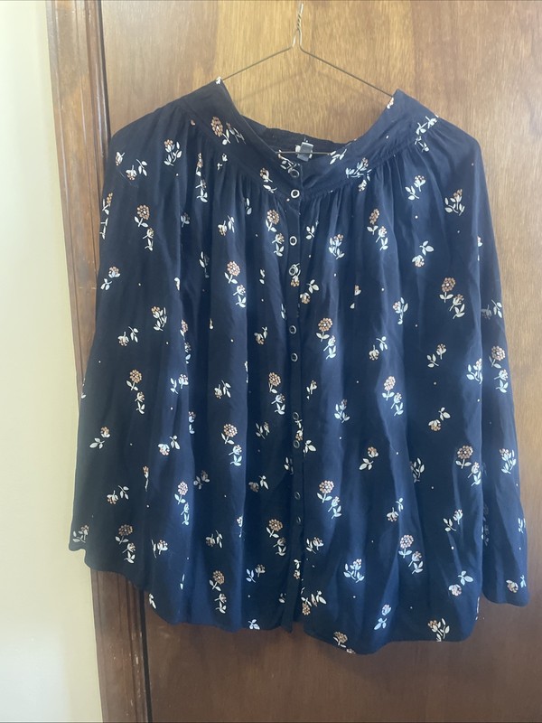 ECOTE Women’s Black/Beige/White Floral Button-up Cape/Over-shirt - Size S
