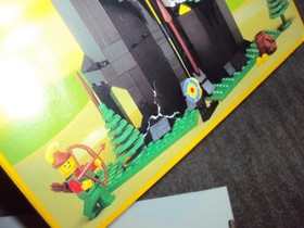 LEGO 6054 LegoLand Castle Forestmen's Hideout Complete Inner Box & 2 Manuals