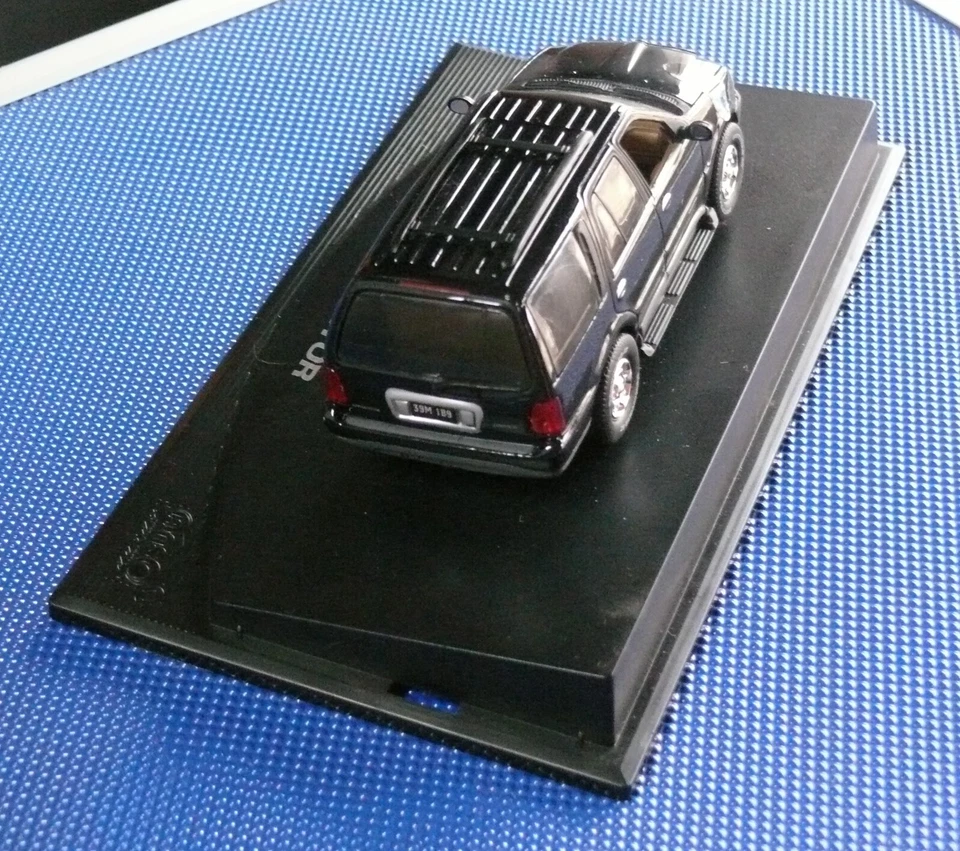 1/43ème LINCOLN NAVIGATOR SUV - NOIR +- ANSON Référence 80803 - Photo 3/4
