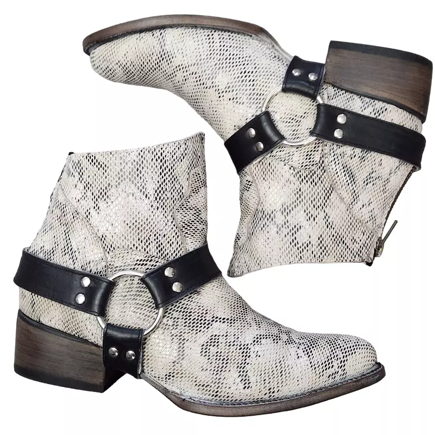 RARE SZ 8 FREEBIRD BY STEVEN SANTIAGO WHITE BLACK SNAKE HARNESS