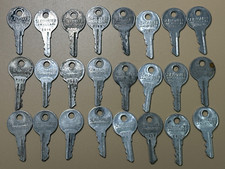 Lot of 24 Vintage Aluminum SLAYMAKER Lock Keys Hobby Crafts Steampunk Jewelry 5