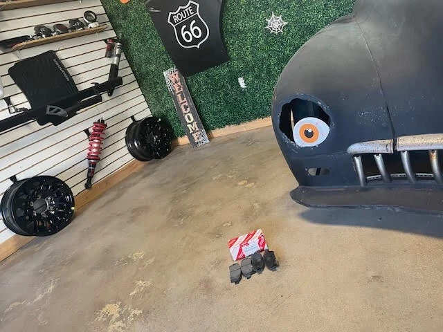 04465-AZ112 2000 TOYOTA ECHO Pastillas de freno delanteras genuinas Toyota cerámica Foto 2 de 4