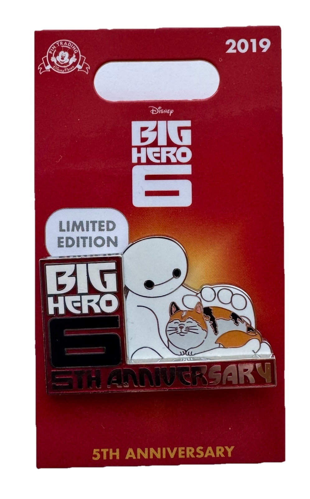 Disney Big Hero 6 5th Anniversary Cast Member Baymax Mochi Cat LE 1000 Pin RARE