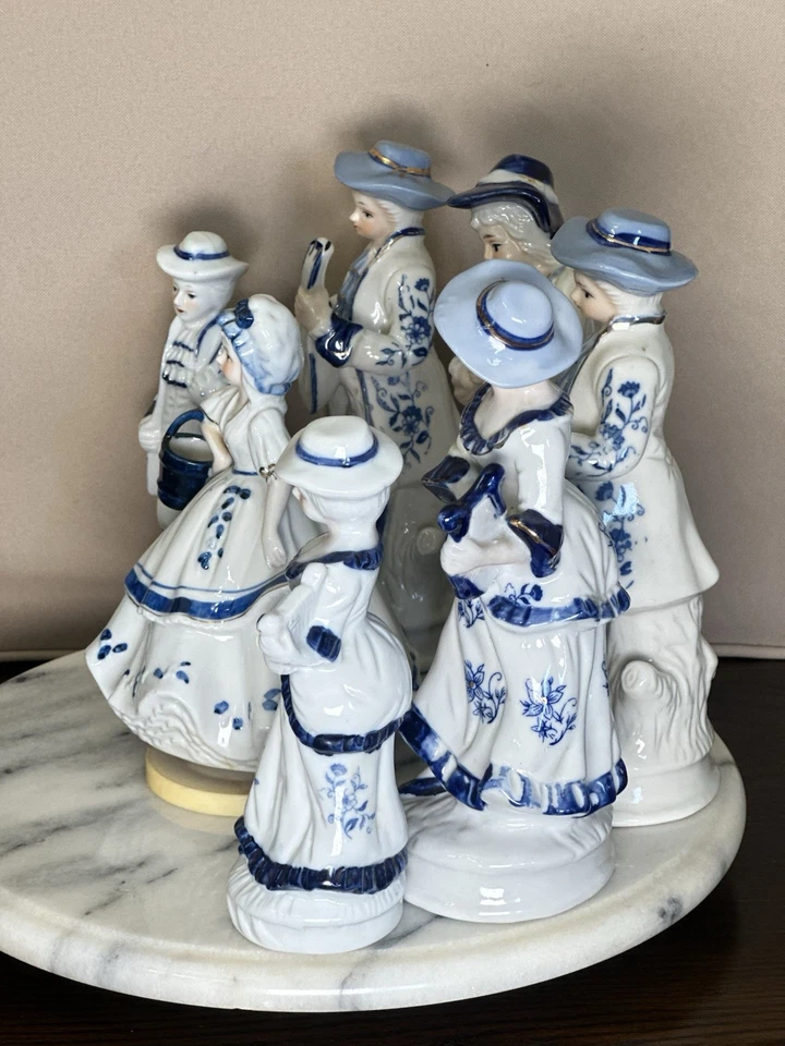 Juego de estatuillas vintage de porcelana azul y blanco con centro de mesa musical para niña Foto 4 de 4