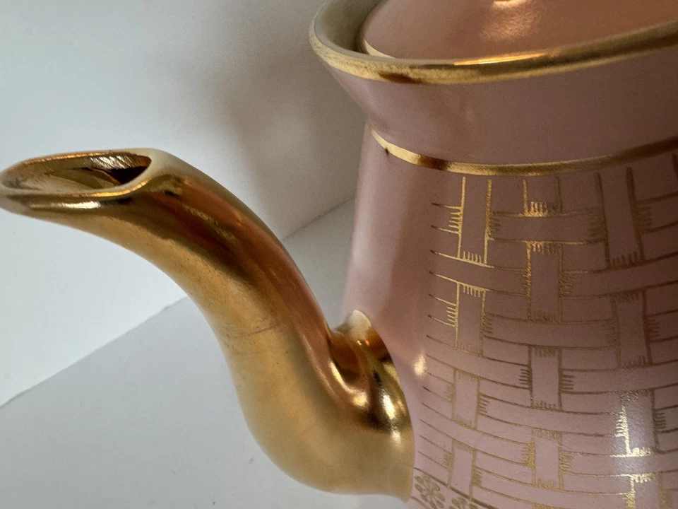Tetera vintage HALL (EE. UU.) rosa/oro tejido canasta 6 tazas ¡COMO NUEVA! Foto 4 de 4