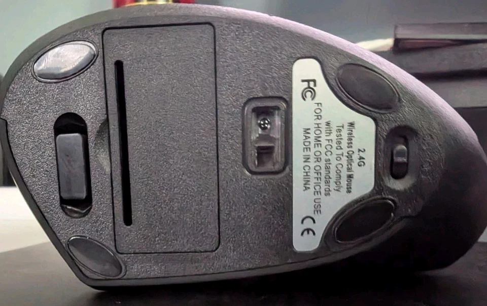 ATS 2.4G Wireless Vertical Ergonomic Optical Mouse 5 Buttons 800/1200/1600 DPI e - Image 4 of 4