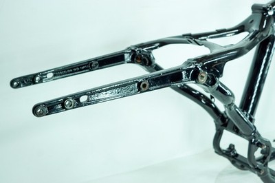 11 Harley Sportster Iron 883 Xl883 OEM Straight Frame