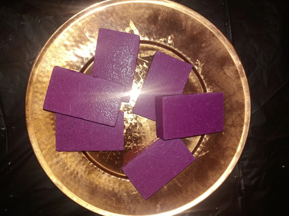 Lote de paquete de jabón liquidación a granel con descuento hecho a mano 2 1/2 libras de barras de jabón.  Foto 3 de 4