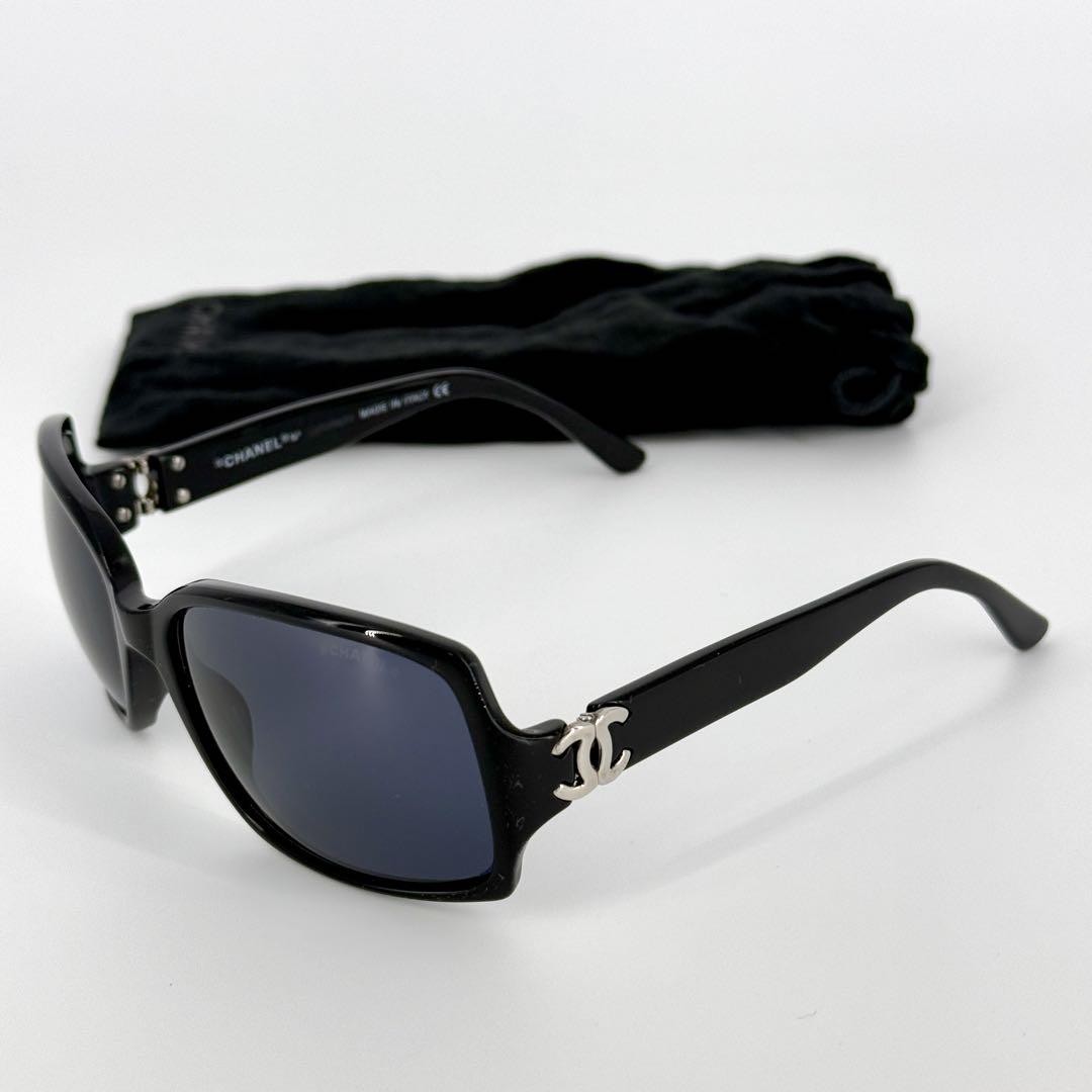 CHANEL 5030 Coco Mark Logo Sunglasses in Black Silver