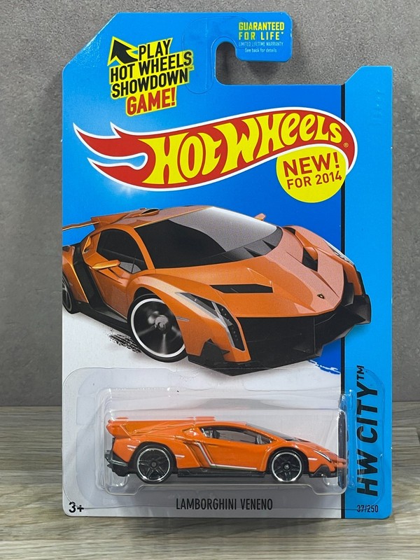 Hot Wheels - 2014 HW City - Lamborghini Veneno (Orange) #37/250 - in Protector