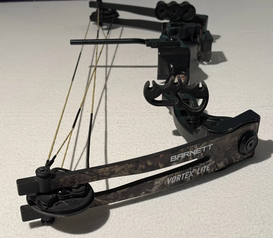 Barnett Archery Vortex Lite Junior 18-29 Pound Right Handed Compound Bow - Image 4 of 4