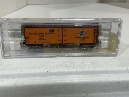 Coche refrigerador N Intermountain Railway #66590-10 PFE Overland Herald N-10 | Condition: Used
