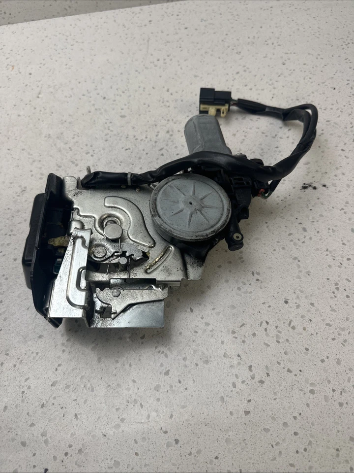 2009 - 2011 Ford Flex Rear Powered Hatch Lock Latch Actuator (OEM) Used Foto 3 de 4