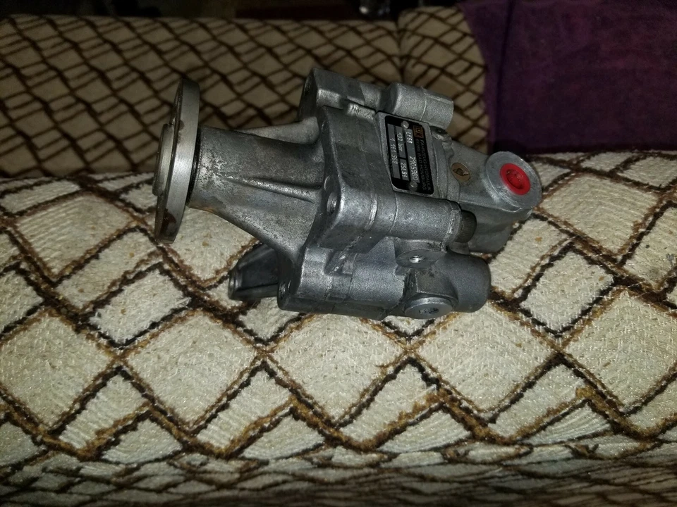 Power Steering Pump for 94-95 BMW 540 I.  Used . Ships 48 states - Image 2 of 3