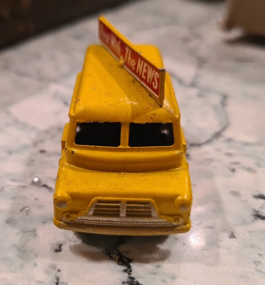 Matchbox Bedford Evening News Van Excellent condition no 42 Lesney