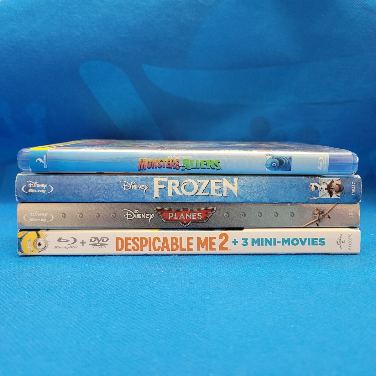 BLU-RAY & DVD BUNDLE LOT: MONSTERS VS ALIENS, FROZEN, PLANES