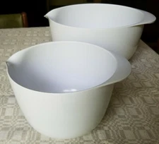 Set of 2 Rosti Denmark White Melamine Mixing Bowls 1.5L #2503 and 4L #2512