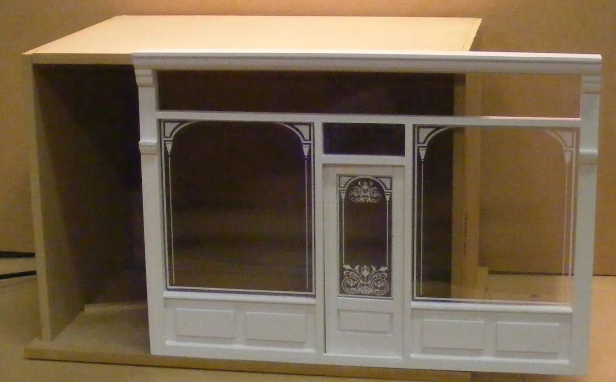 Dollhouse sales room box