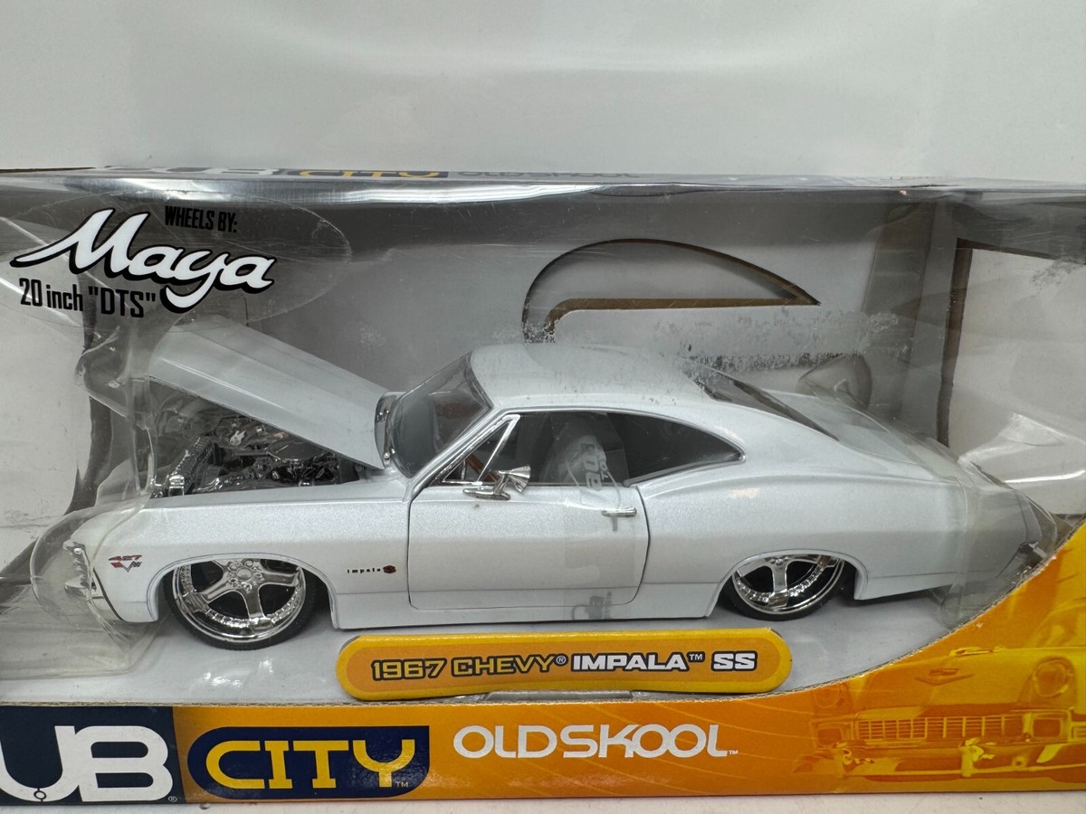 Jada Dub City Old Skool 1967 Chevy Impala SS 1:24 Diecast Maya