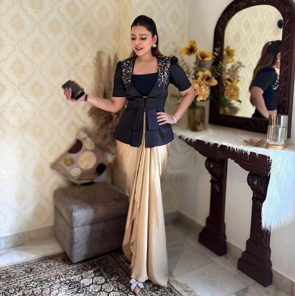 Vestido de fiesta de bollywood Top Dhoti pre drapeado de diseñador boda indo occidental L Foto 2 de 4