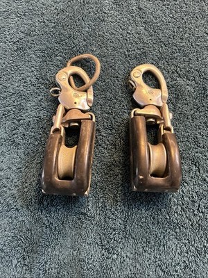 VINTAGE PAIR OF MERRIMAN TRUNNION SHACKLE SNATCH BLOCKS, 6.5  Long