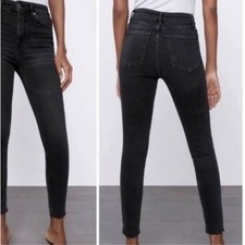 NWOT Zara Woman Premium  Denim Collection Dark Wash/Distressed Skinny Jean Size 6