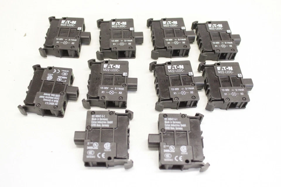 10x EATON M22-LEDC Lampenfassungsblock Leuchtelement M22LEDC - Bild 1 von 1