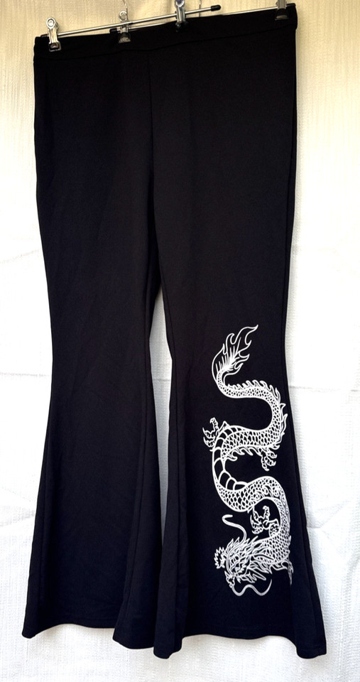 Romwe Pants XL Black White Dragon Print Side Zip Flare Leg Trousers Plus Size