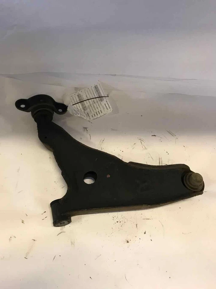 Brazo de control inferior delantero derecho MITSUBISHI ECLIPSE 00 01 Foto 2 de 2