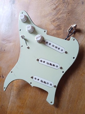 Loaded Pickguard Singlecoil Pickup Set,  Strat Pickguard, Vintage Singlecoil Set