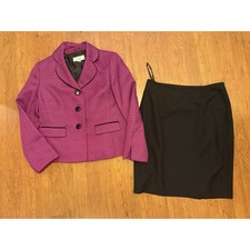 Le Suit Women's Pink Black 100 Polyester 2 Piece Skirt Suit Size 10P EUC