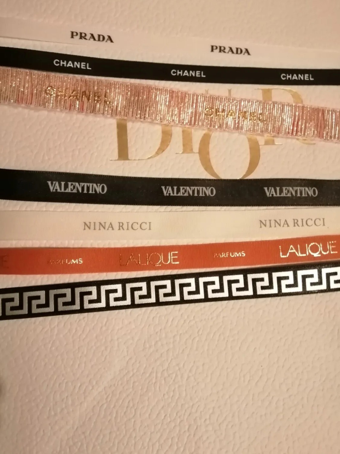 Lot de 7 rubans Chanel et Versace de 50cm authentiques multicolores pour création