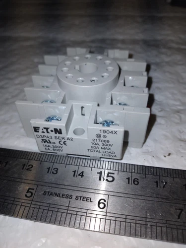 EATON D3PA3 SER A2 SOCKET 11 PIN ROUND