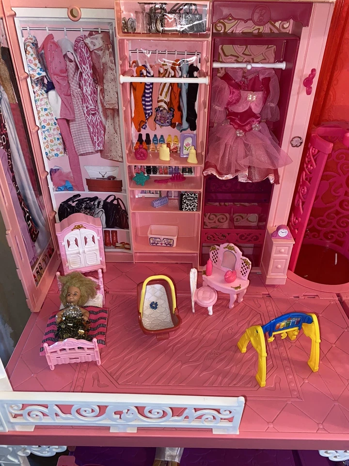 Mattel Barbie Traumvilla Puppenhaus Schloss Puppen Möbel viel Zubehör - Bild 3 von 4