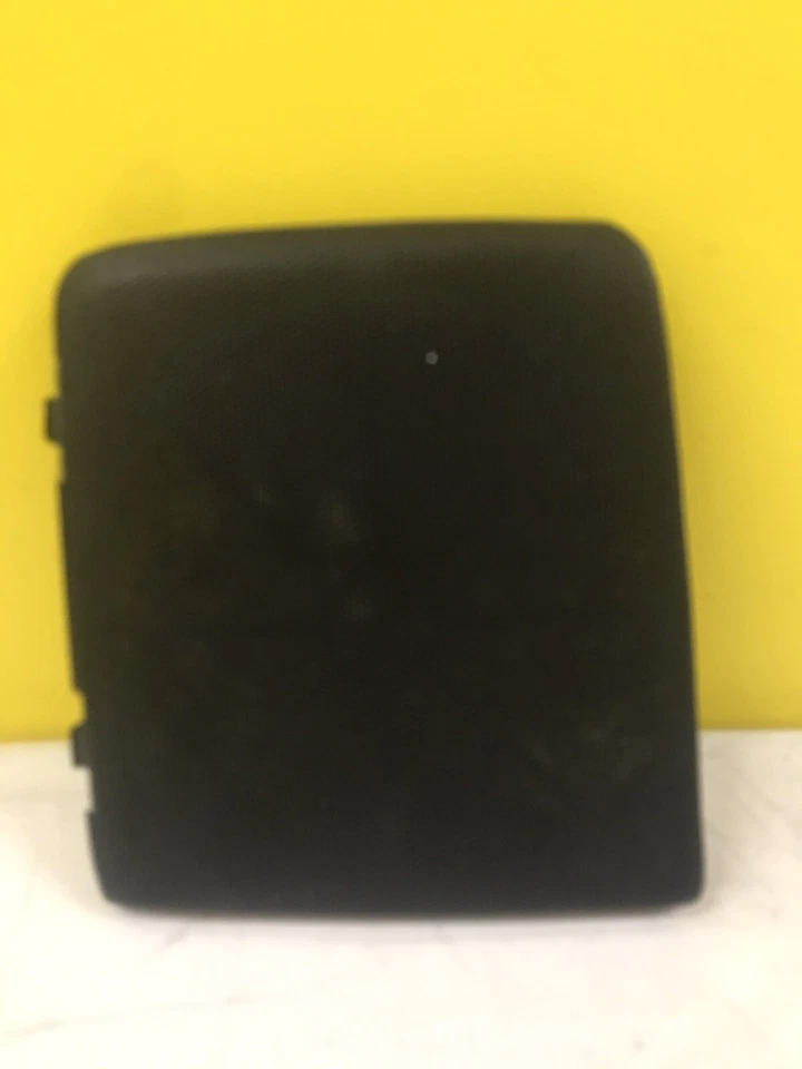 1991-1998 VOLKSWAGEN GOLF MK3 PASSENGER SIDE N/S DASH SPEAKER COVER 1H2857209 - Image 2 of 4