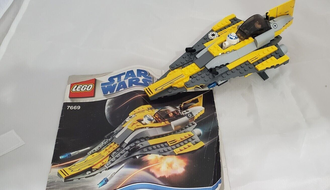 LEGO Star Wars: Anakin's Jedi Starfighter (7669) with Minifigures Incomplete