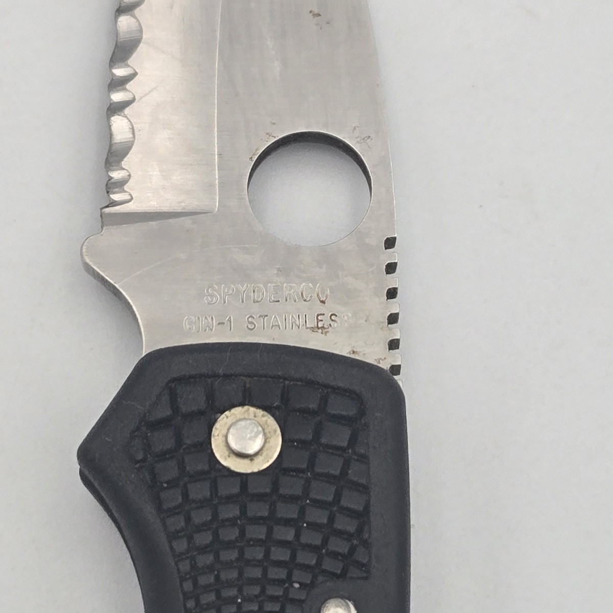Spyderco Golden Colorado Native GIN-1 Stainless Serrated Black 
