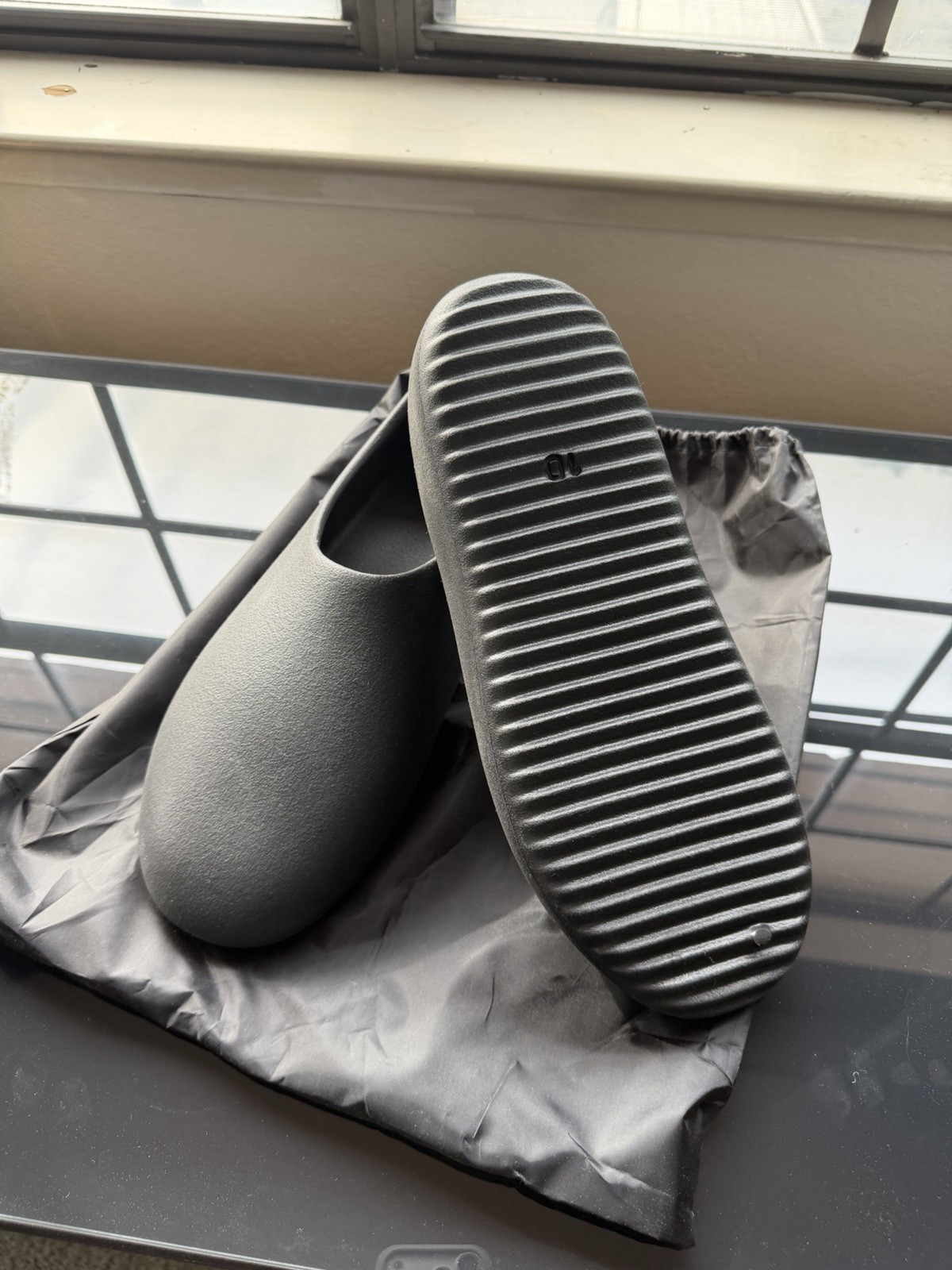 YZY Yeezy SL-01 Black Slipper Size 10 US Brand New thumbnail 2